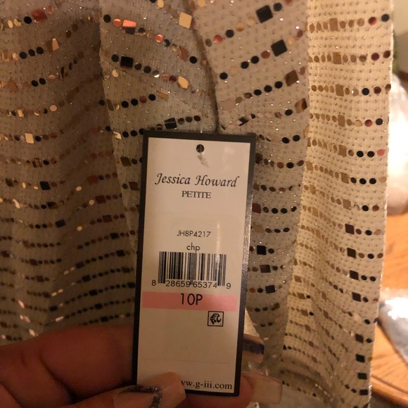 Jessica Howard - Picture 2 of 2